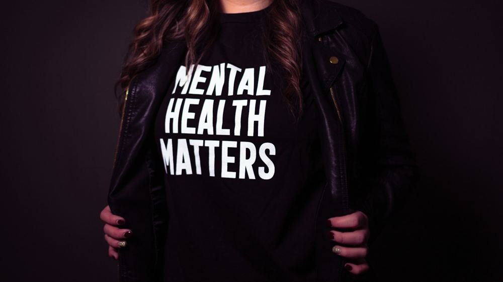 Camiseta com a frase Mental Health Matters