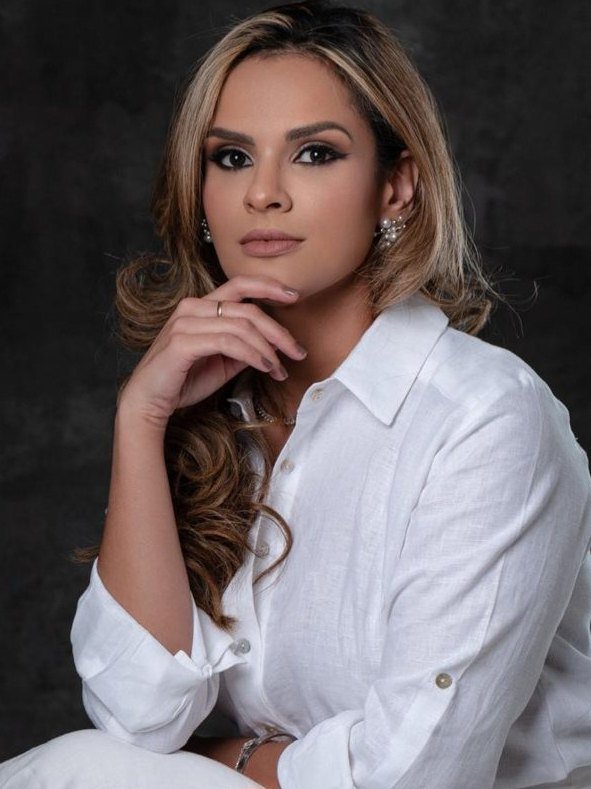 Dra. Larissa Lanza, médica psiquiatra